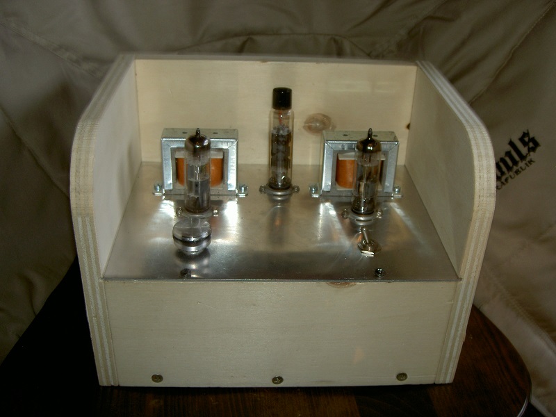 ampli 2 ECL 805 - 1 EY 88.JPG
